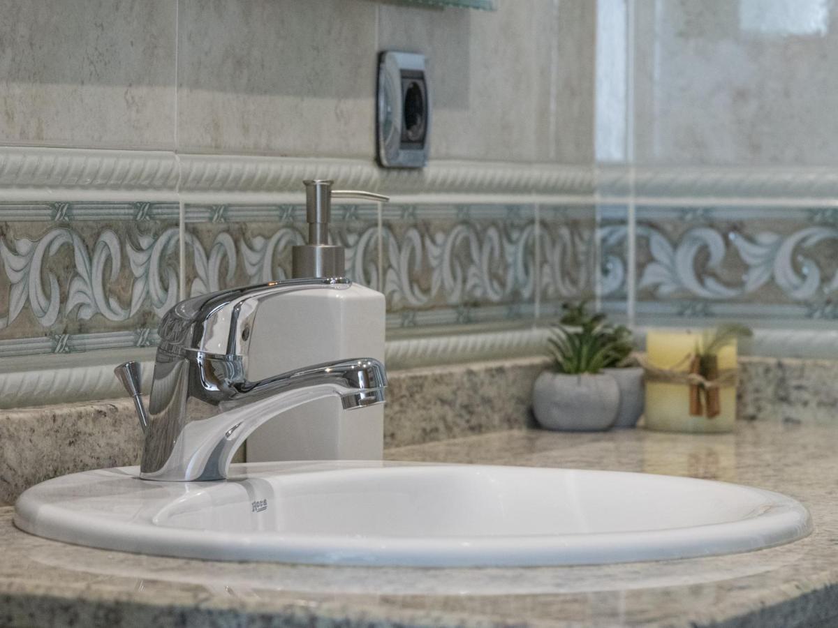 Hostal Alba Луго Екстериор снимка